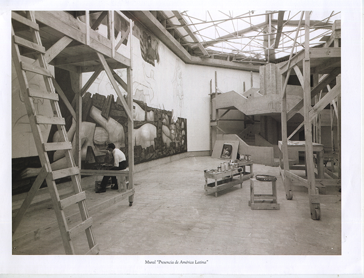 Mural presencia de América Latina en proceso de pintado, Casa del Arte, Universidad de Concepción - Archivo Histórico Concepción